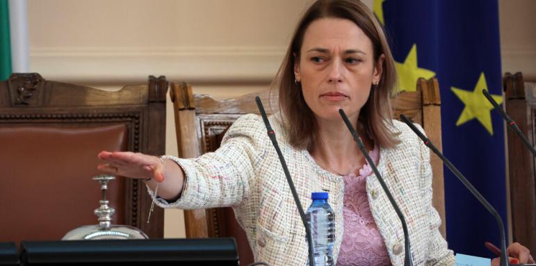 Мъжът, заплашил Ива Митева, под домашен арест